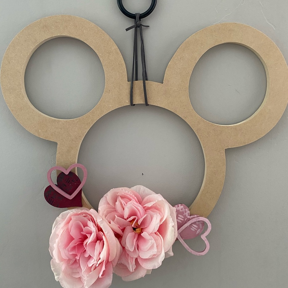 Disney {inspired} Valentines wreath